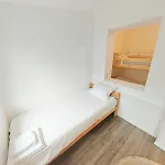 Vakantiehuis House With Big Courtyard, 4 Parking Spots Boekarest