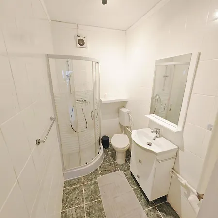 Дом отдыха House With Big Courtyard, 4 Parking Spots *