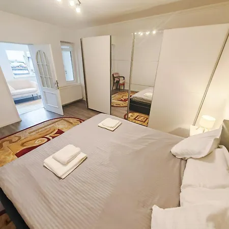 펜션 House With Big Courtyard, 4 Parking Spots