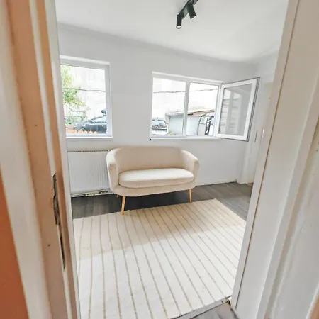 Semesterbostad House With Big Courtyard, 4 Parking Spots