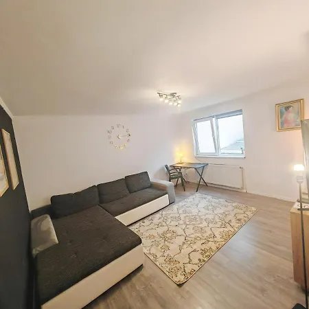 House With Big Courtyard, 4 Parking Spots Prázdninový dům Bukurešť