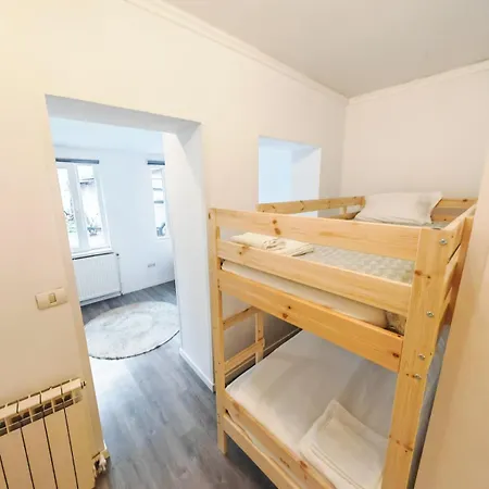 Prázdninový dům House With Big Courtyard, 4 Parking Spots