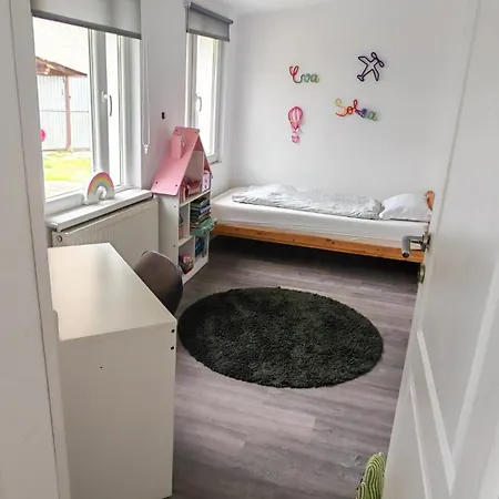 House With Big Courtyard, 4 Parking Spots * Бухарест