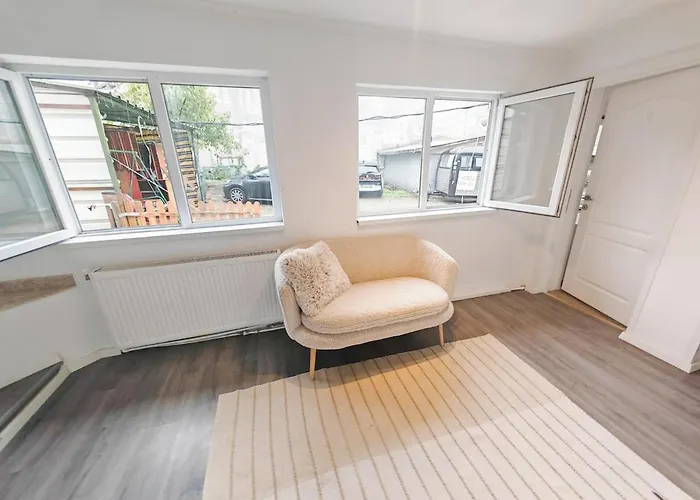 House With Big Courtyard, 4 Parking Spots Feriehus *