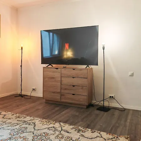 House With Big Courtyard, 4 Parking Spots Nyaraló *