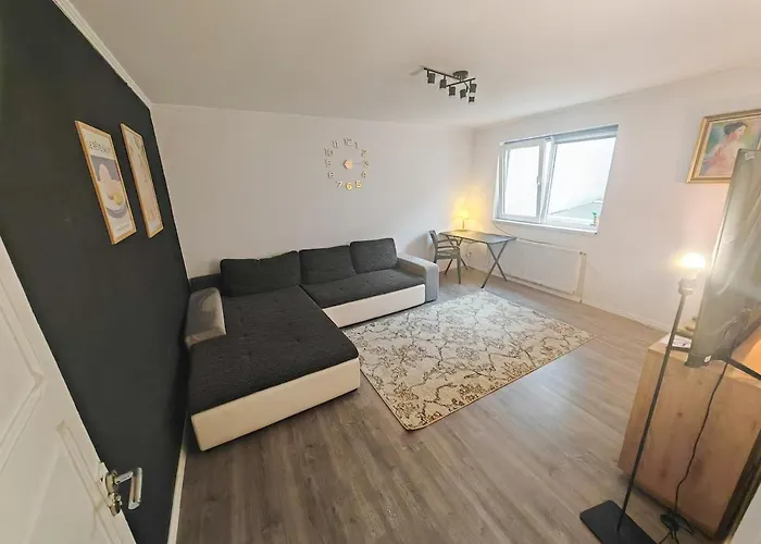 House With Big Courtyard, 4 Parking Spots Βουκουρέστι
