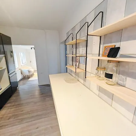 度假居 House With Big Courtyard, 4 Parking Spots 布加勒斯特