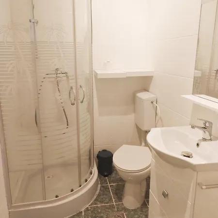 House With Big Courtyard, 4 Parking Spots 度假居